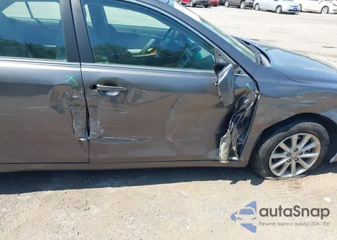 2011 Toyota Camry Xle z USA, uszkodzony, nr VIN 4T4BF3EK4BR197190